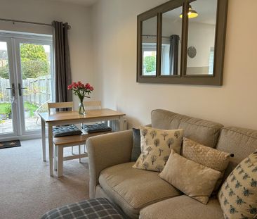 2 bedroom bungalow to rent - Photo 1