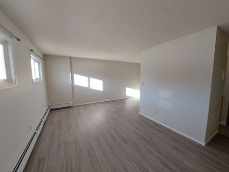 1 Bedroom Unit in Mature Area of Downtown! - Photo 3