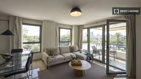 3 bedroom luxury Flat for rent in Valencia, Spain - Photo 2