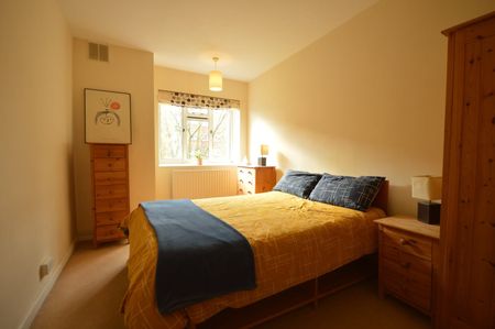 1 Bed Flat, Newtown Court, SW11 - Photo 3