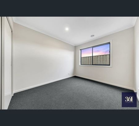 19 Sparland Street, Manor Lakes, Vic 3024 - Photo 4