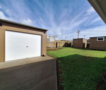 Family home with a big yard! - Photo 5