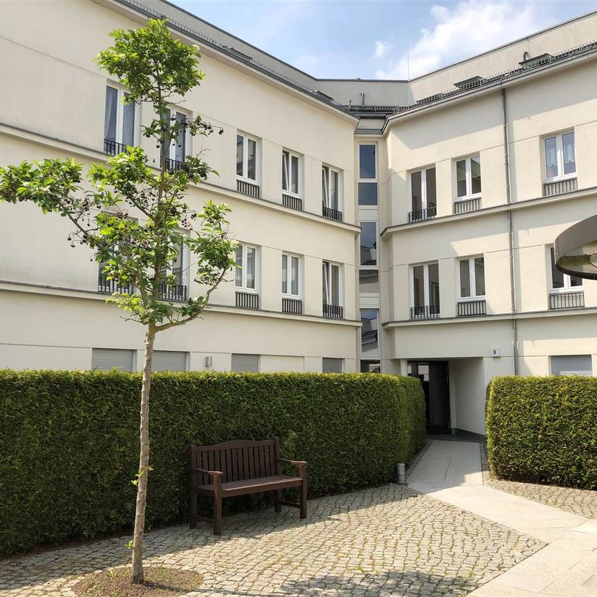 Großzügige 4-Zi.-Wohnung mit Wintergarten, Loggia & Tageslichtbad im Zentrum von Kleinmachnow - Photo 1