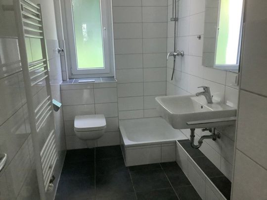 2-Zimmer-Erdgeschoss-Wohnung in energetisch saniertem Haus! - Photo 1