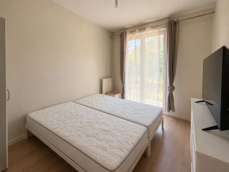 Location Appartement 5 pièces 85m² - Photo 4