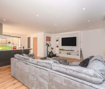 Nant Y Rhos, Cardiff - Photo 3