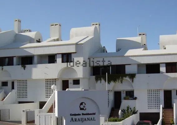 Alquiler de chalet adosado en Urbanizacion Araijanal s/n