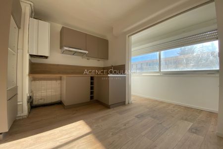 Location Appartement 4 pièces 92m² LA CIOTAT 13600 - Photo 2