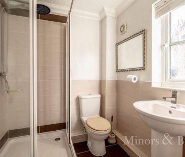 4 bedroom detached house to rent - Photo 4
