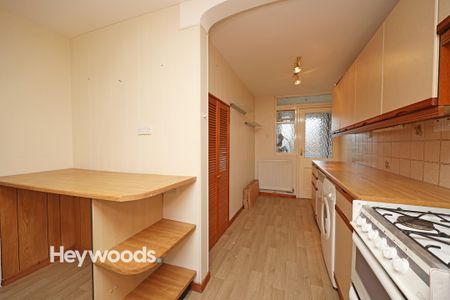 3 bed end of terrace house to rent in Humber Way, Newcastle-under-Lyme, Staffordshire - Photo 5