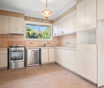 Are You Searching For Storage? This is the house for you. - Photo 5