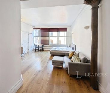 Studio to rent - Photo 1