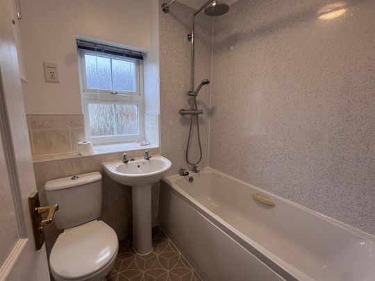 Premier Way, Kemsley - Photo 1