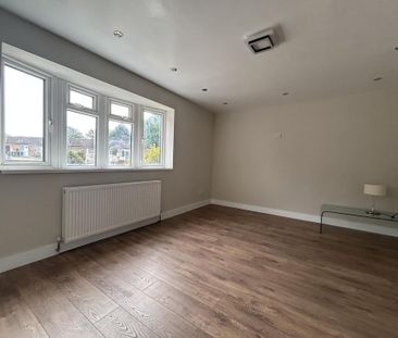 3 bedroom end of terrace house to rent - Photo 1