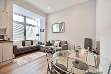 Challenge Court, Leatherhead, Surrey, KT22 7GS - Photo 3