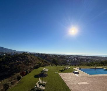 4 Bedroom Townhouse For Rent in Benahavís, Málaga - Photo 1