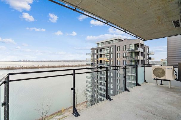 8300, boul. du St-Laurent, Brossard, QC - Photo 1