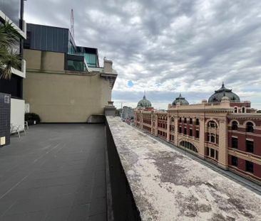 Furnished Studio Apartment Opposite Flinders Street Station! - Photo 5