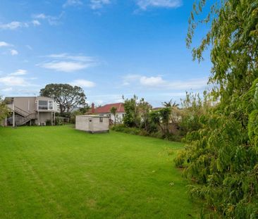 Cute One-Bedroom - Photo 2