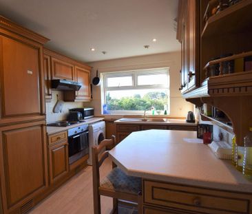 4 bedroom semi-detached bungalow to rent - Photo 2