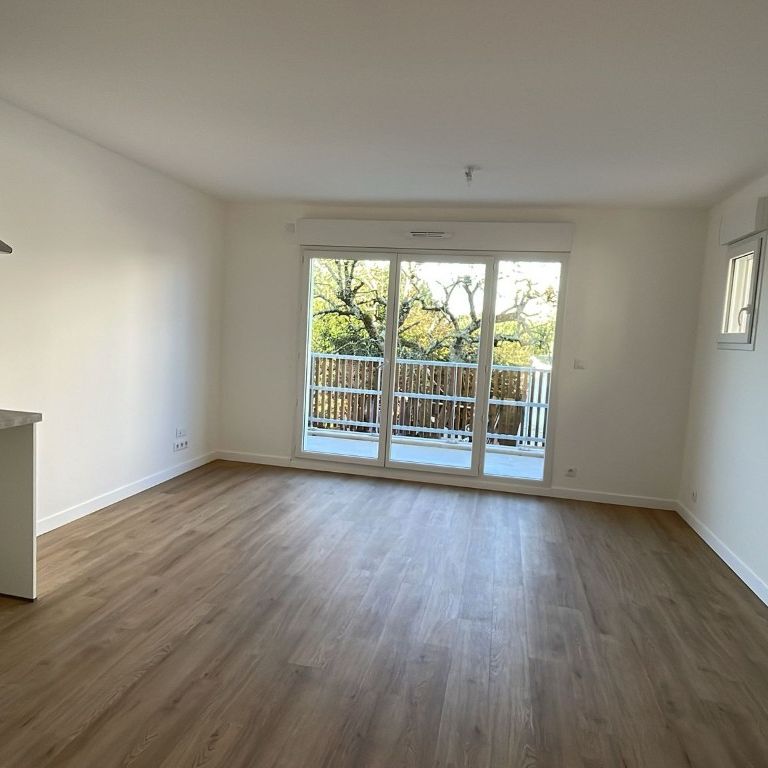 Location Appartement 1 pièce 42m² ST HERBLAIN 44800 - Photo 1