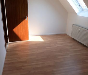 RUHIG & MIT BALKON- 2-RAUMWOHNUNG IM DACHGESCHOSS NEU VERFÜGBAR - Photo 1