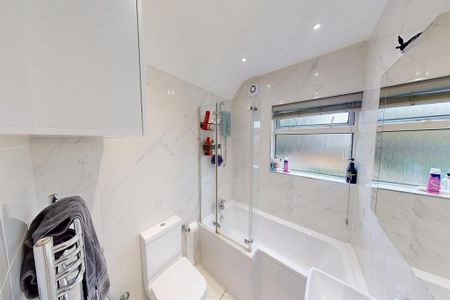 3 bedroom detached house to rent - Photo 4