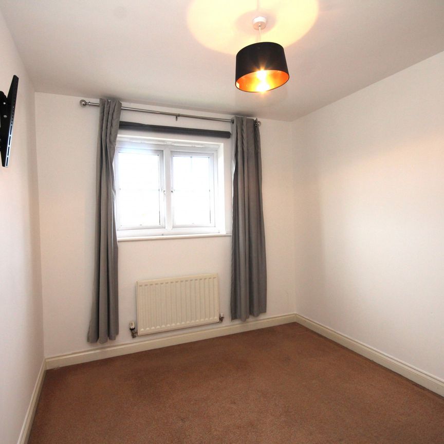 Firbank, Bamber Bridge - Photo 1