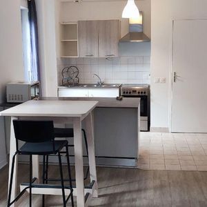 REDON centre-ville - REF G408 - appartement de type 2 meublé d'une surface de 51 m² situé en re... - Photo 2