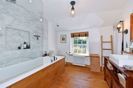 Idyllic detached cottage which is well presented throughout and has a good sized rear garden. - Photo 5