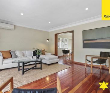 Stylish Family Home in Sought-After New Lynn - Photo 1