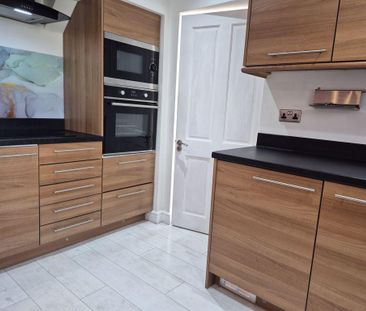 3 bedroom semi-detached house to rent - Photo 6