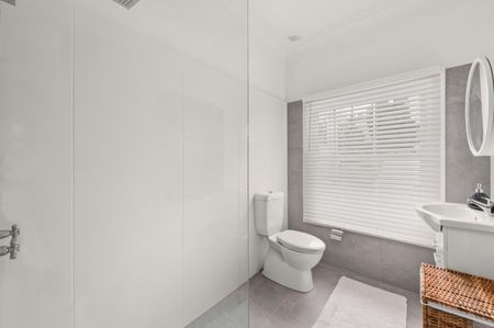 Stunning Water Views - Photo 4