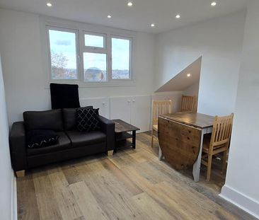 3 bedroom flat to rent - Photo 1