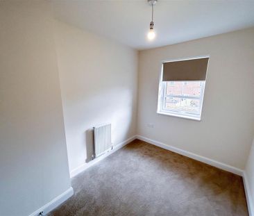 3 bedroom end of terrace house to rent - Photo 1