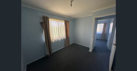 Charming Family Home in Prime Corio Location - Photo 4