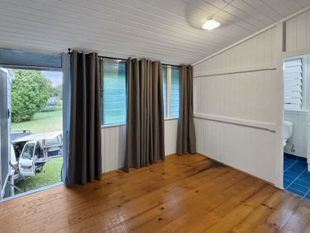 Beautiful 3-Bedroom Queenslander for Rent - Photo 5