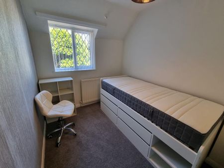 4 bedroom detached house to rent - Photo 5
