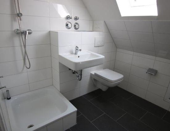 Frisch modernisierte 2-Zimmer-Dachgeschosswohnung - Foto 1