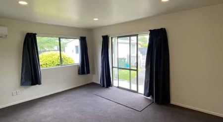 Refurbished Two-Bedroom Delight - Photo 2