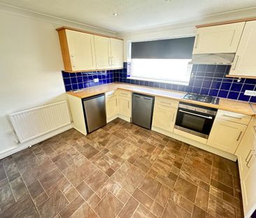 3 bedroom semi-detached house to rent - Photo 6