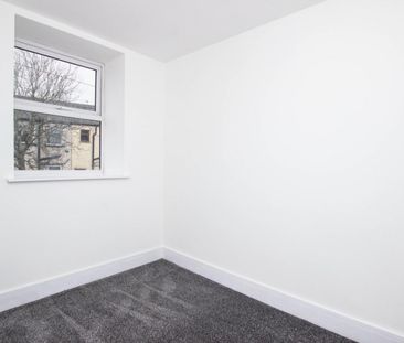 2 bedroom House To Let Total Size: 757 SQ FT - Photo 2