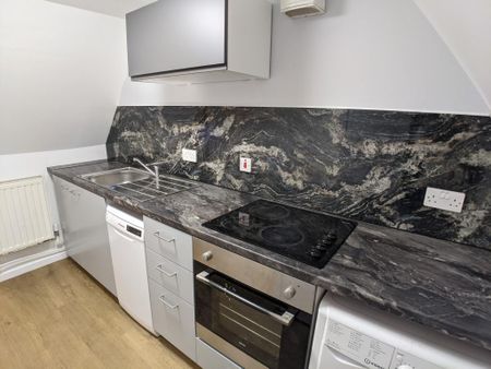 2 bedroom flat to rent - Photo 4