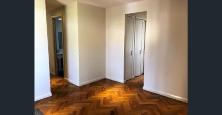 Modern Luxury Town Home - Photo 3