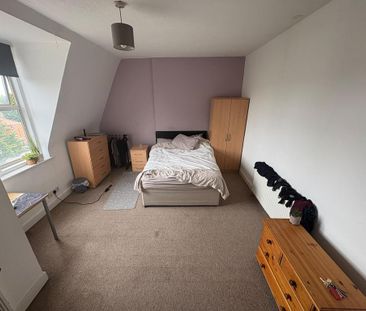1 bedroom in a flat share to rent - Photo 6