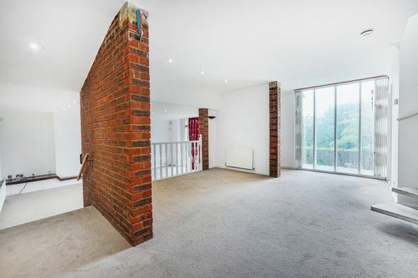 Spurgeon Road, SE19, London - Photo 1