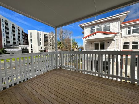 4 Bedroom Townhouse Price reduced in the Center Avondale - Photo 4