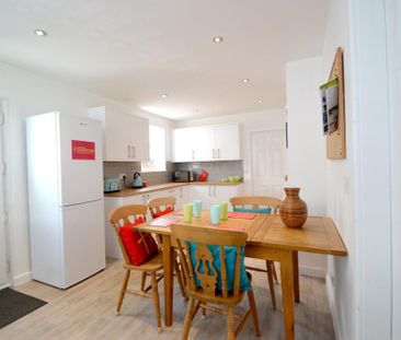 4 bedroom semi-detached house to rent - Photo 5