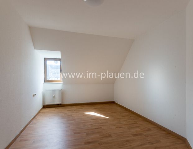 Plauen-Neundorf: 2-Zimmer-Dachgeschosswohnung mit EBK & Stellplatz - Photo 1