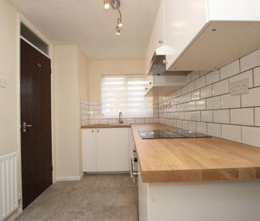 2 bedroom terraced house to rent - Photo 6